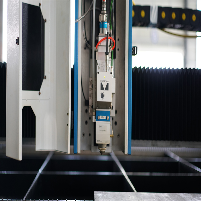 12kw stroj za lasersko rezanje vlaken za 10 mm ogljikovo jeklo