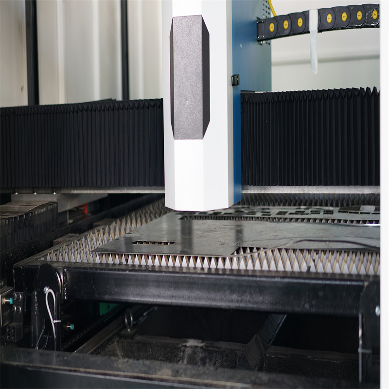 1kw 2kw Stroj za lasersko rezanje vlaken po ugodni ceni za pločevino