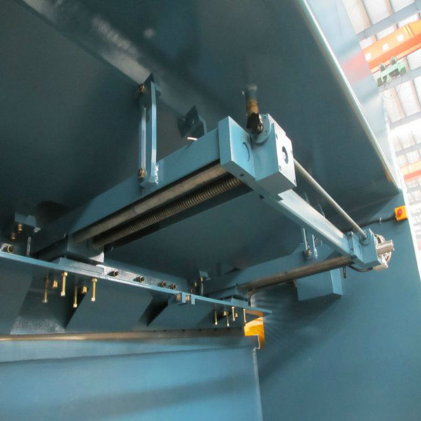 4mmx2500 hidravlični strižni stroji za rezanje jeklene plošče Škarje za jeklene plošče