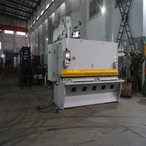 6 * 3200 mm giljotinske škarje za hidravlično striženje kovinskih škarij stroj za rezanje pločevine