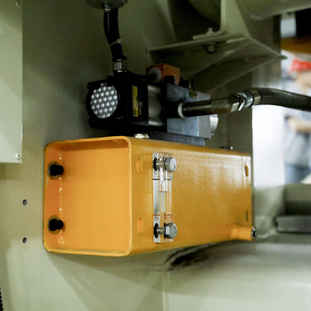 80-tonski Cnc stroj za prebijanje Cena C Frame Power Press Mali hidravlični stroj za stiskanje