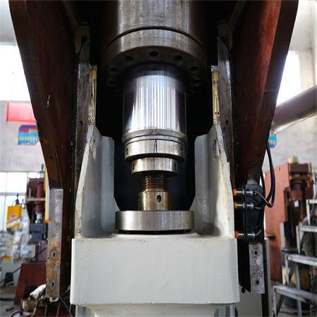 200-tonska hidravlična stiskalnica za kovinski lonec