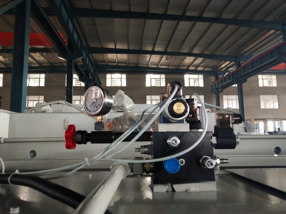 Kitajski kovinski hidravlični zavorni stroj z razumno ceno